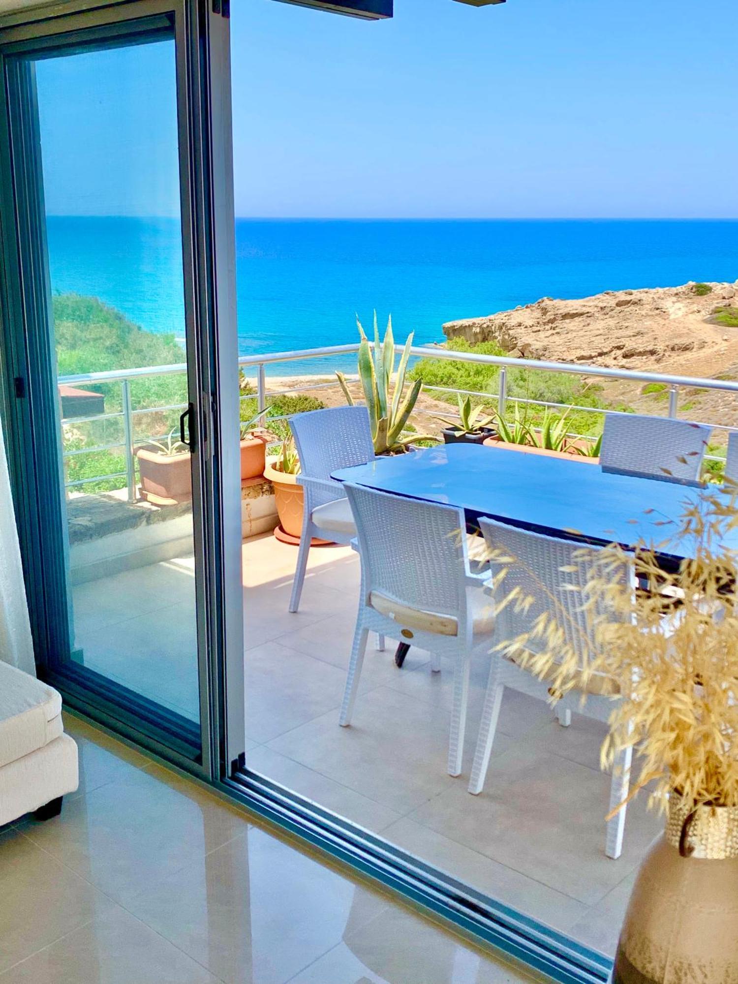 Boho Bay Akanthou