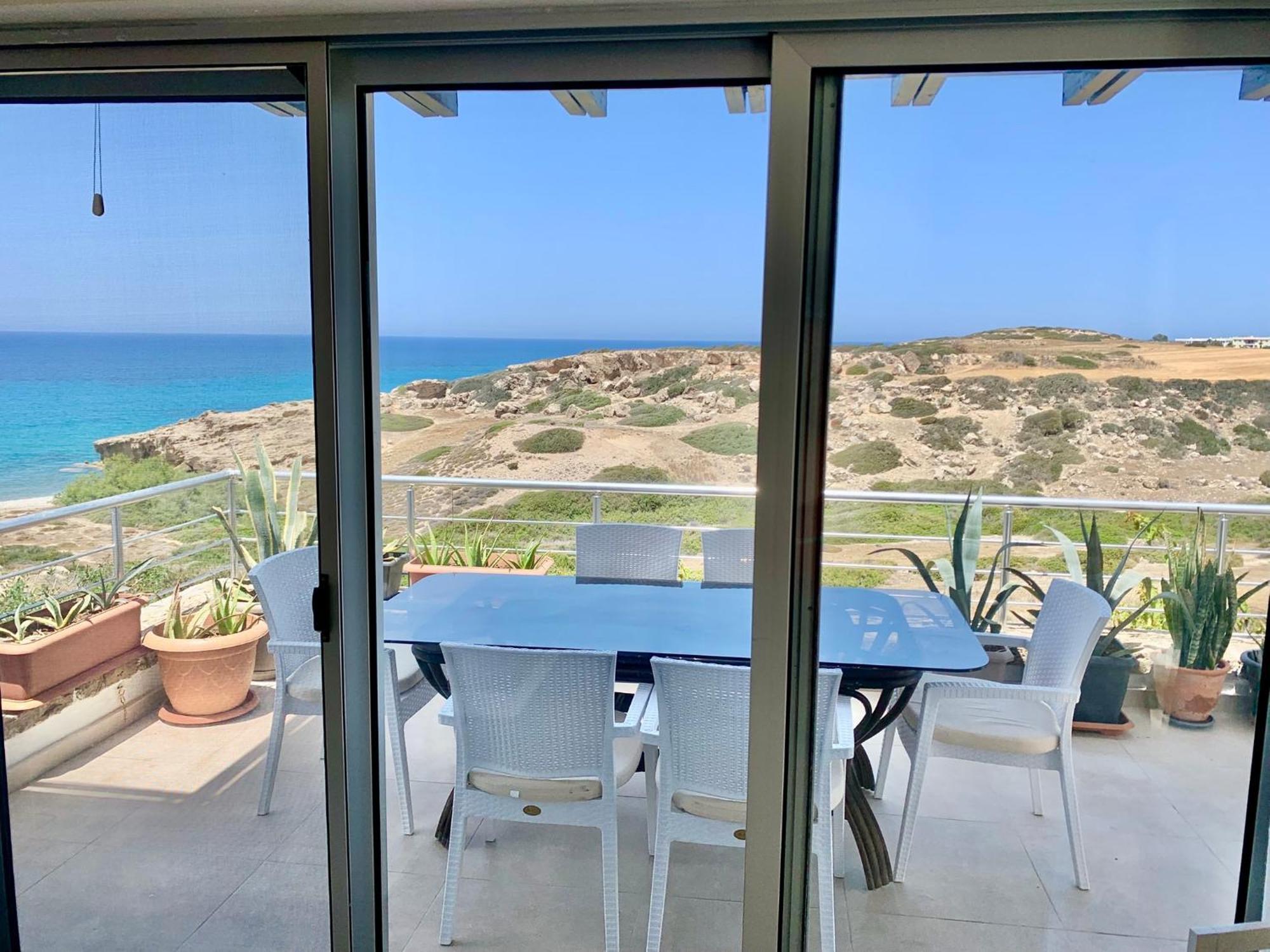 Boho Bay * Akanthou